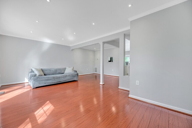 Building Photo - 7826 Mt Woodley Pl