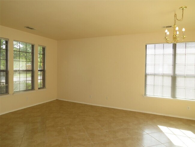 Foto del edificio - 2821 Hilcroft Ave