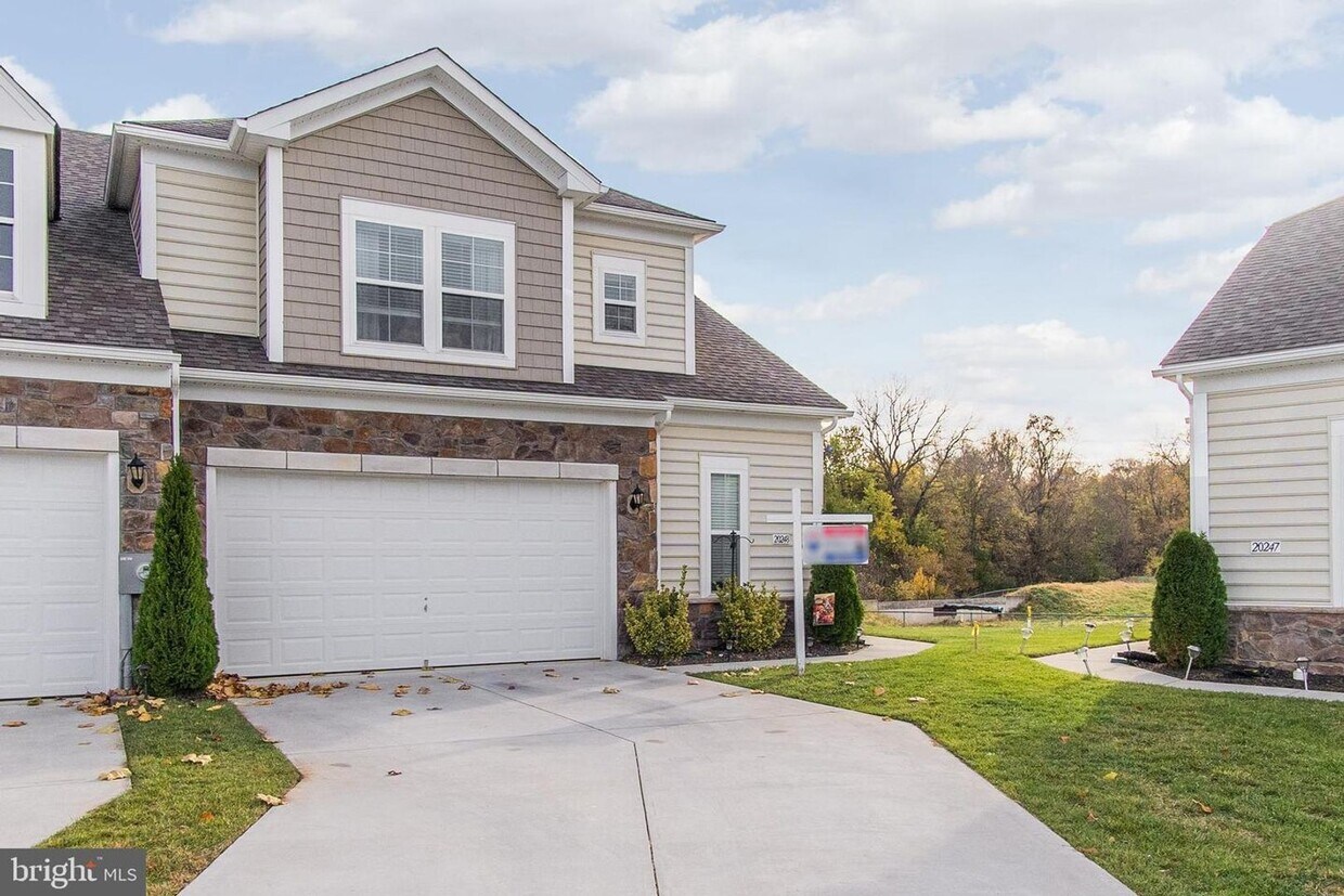 Foto principal - 20248 Huntington Ct