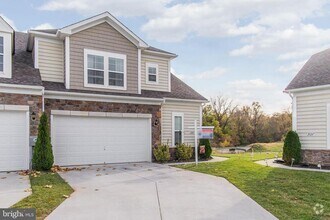 Building Photo - 20248 Huntington Ct