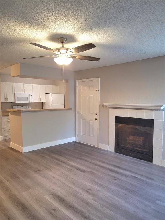 Foto del edificio - 4400 Thornbriar Ln