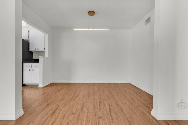 Building Photo - 95 Rockwood