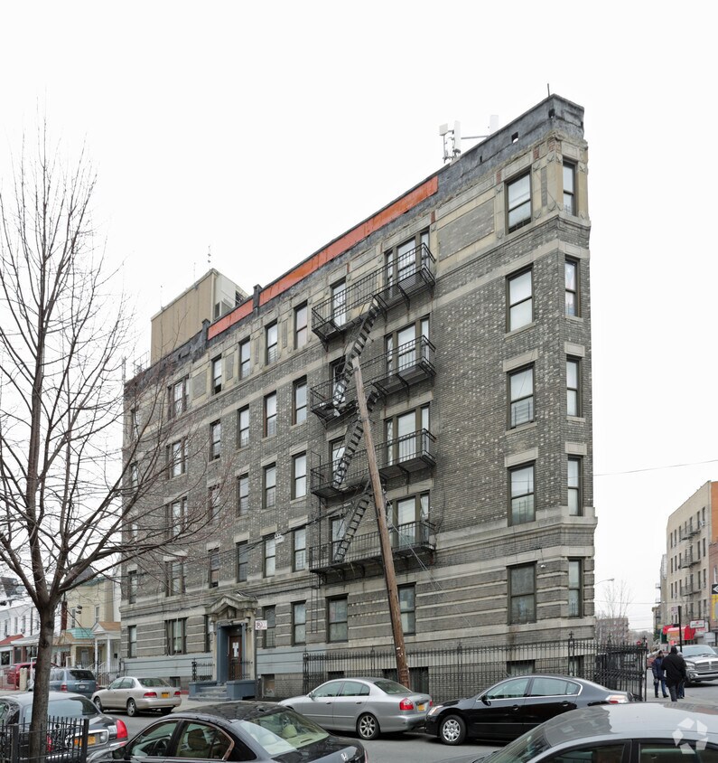 Primary Photo - 2846 Briggs Ave