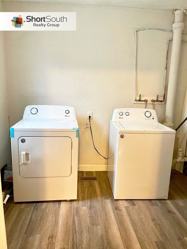 Foto del edificio - Updated Single Family 2 bed 1 bath home.