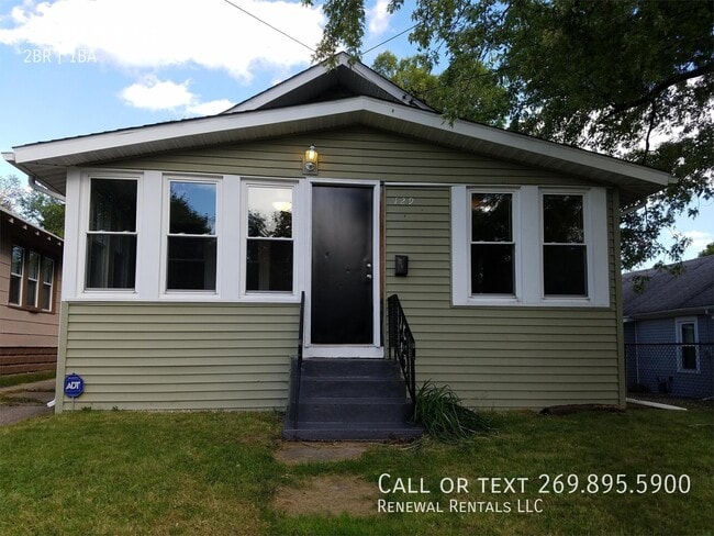 Building Photo - 129 Vale St
