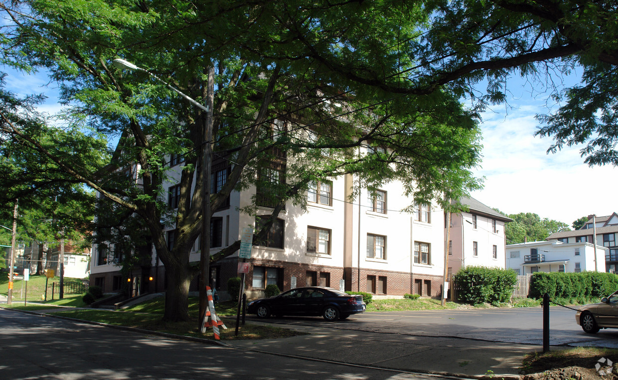 Building Photo - Sherbrooke Apartments