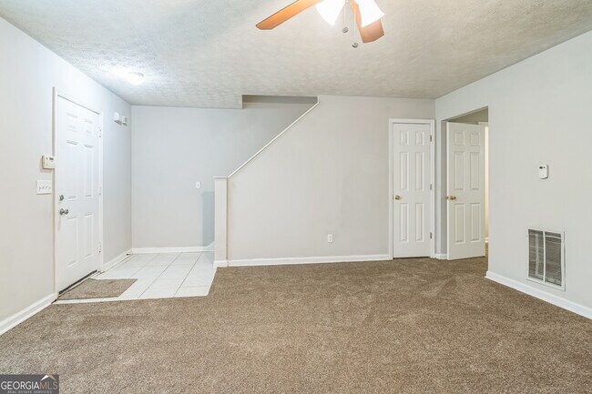 Foto del edificio - 5638 Fair Creek Way