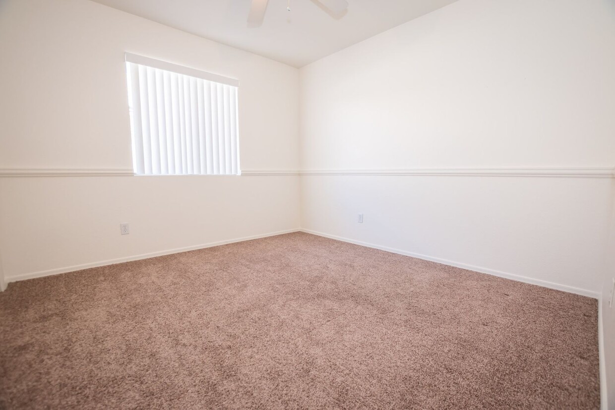 Foto principal - Updated and Beautiful Home with 3 Bedroom,...
