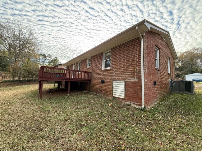 Foto del edificio - 3 Bedroom/1 Bath home for rent