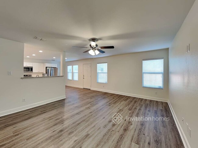 Foto del edificio - 4545 Lacebark Ln