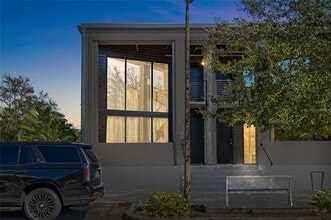 Building Photo - 213 N 12th St