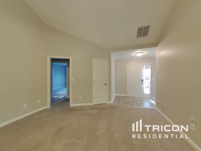 Building Photo - 3070 Regal Drive McDonough GA