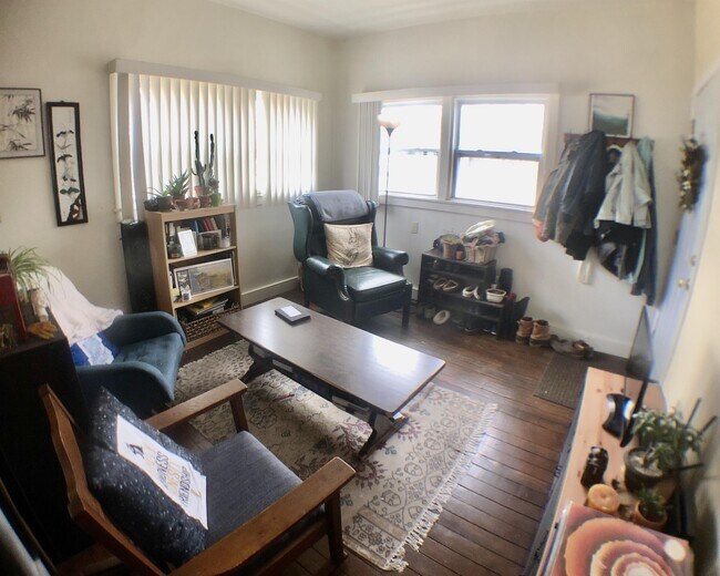 Foto del edificio - 301 W Maple St