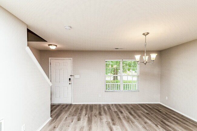 Foto del edificio - 5457 Thunderidge Drive