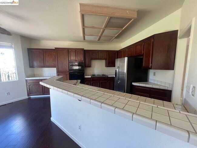 Foto del edificio - 2627 Cherry Hills Dr