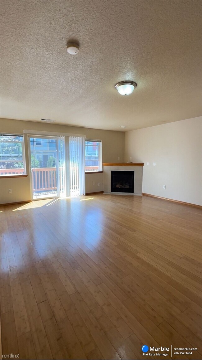 Foto del edificio - 3 br, 2.5 bath House - 2743 SE 98th Ave Apt 4