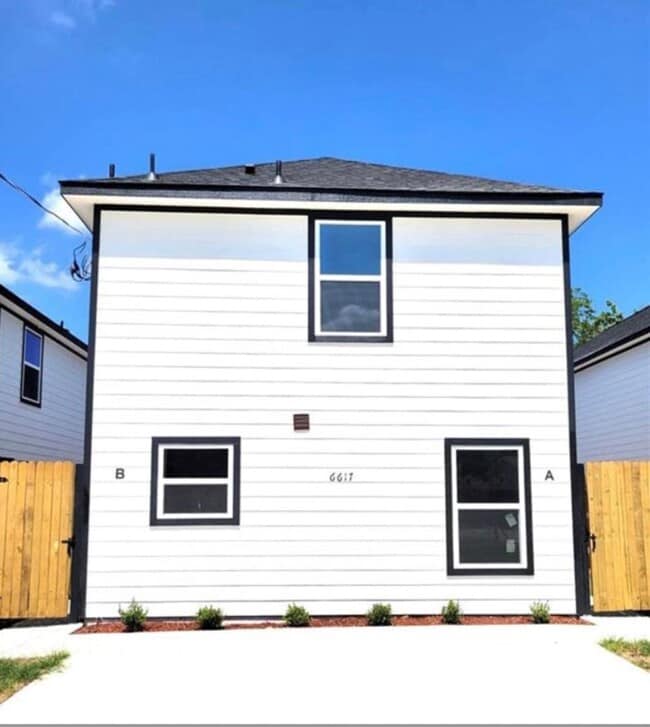 Building Photo - 6617 Bacher St