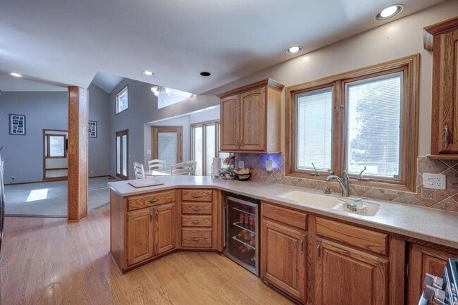 Foto del edificio - 3408 Lake Shore Dr