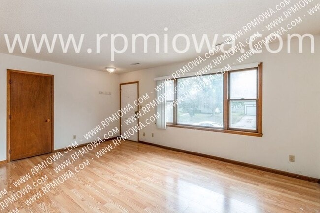 Building Photo - 209 Todd Cir