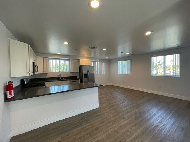Building Photo - 2131