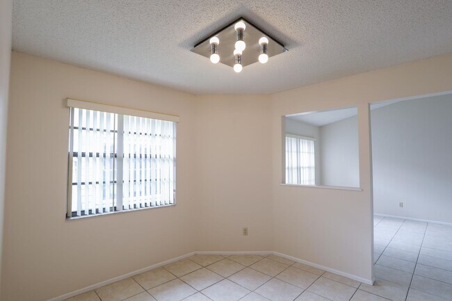 Foto del edificio - 2479 Fielding Ct
