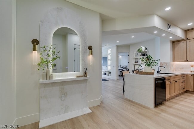 Foto del edificio - 32 E Serene Ave