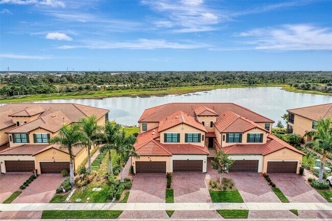 Building Photo - 10805 Tarflower Dr