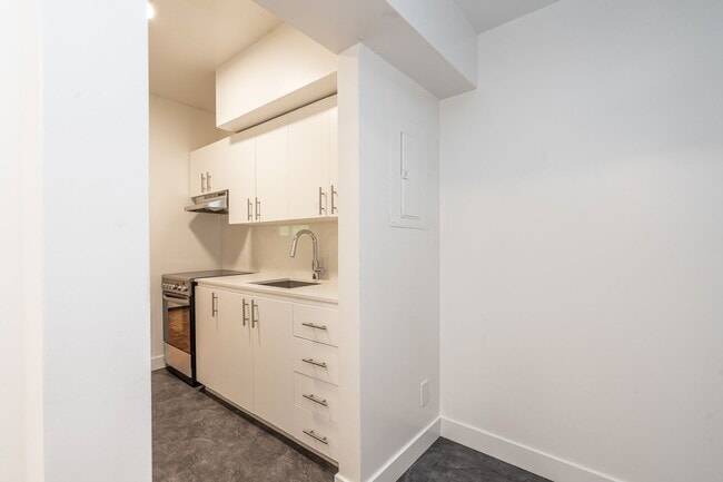 Building Photo - 36 Castle Frank Rd