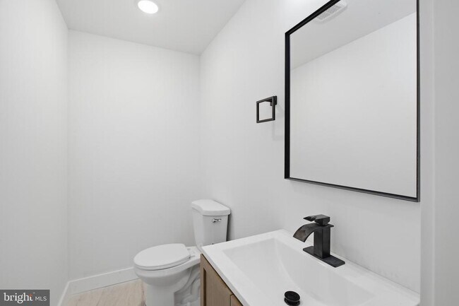 Building Photo - 2326 N 16th St