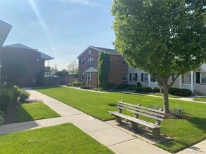 Building Photo - 520 Kensington Ln