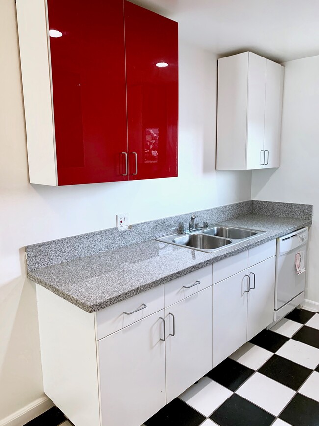 Foto del edificio - 3771 Vinton Ave