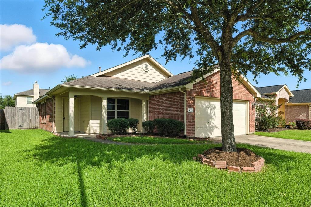 Foto principal - 8222 Sugar Cane Dr