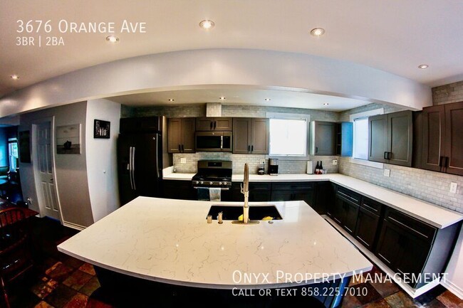 Foto del edificio - 3676 Orange Ave