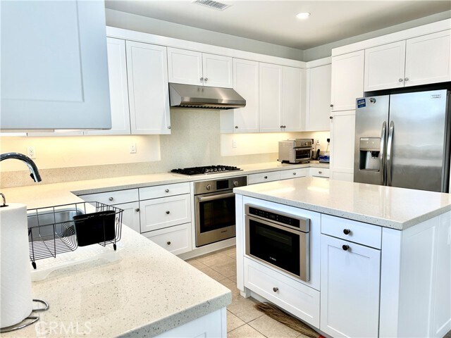 Building Photo - 111 Holly Springs