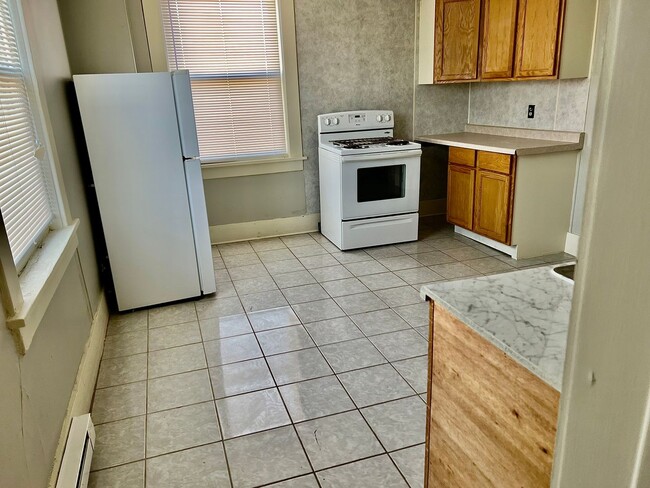 Foto del edificio - 219 W Main St