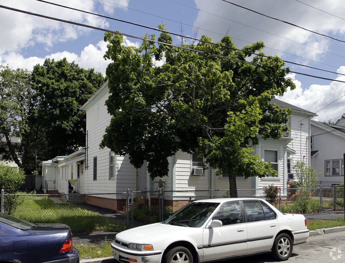 Building Photo - 165-169 Peace St