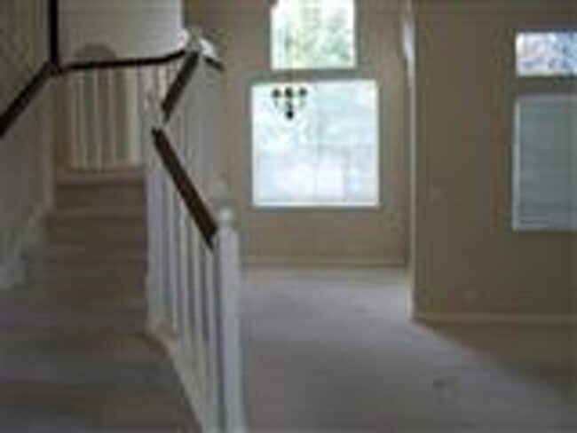 Building Photo - 4 Bedrooms in Olympus Point