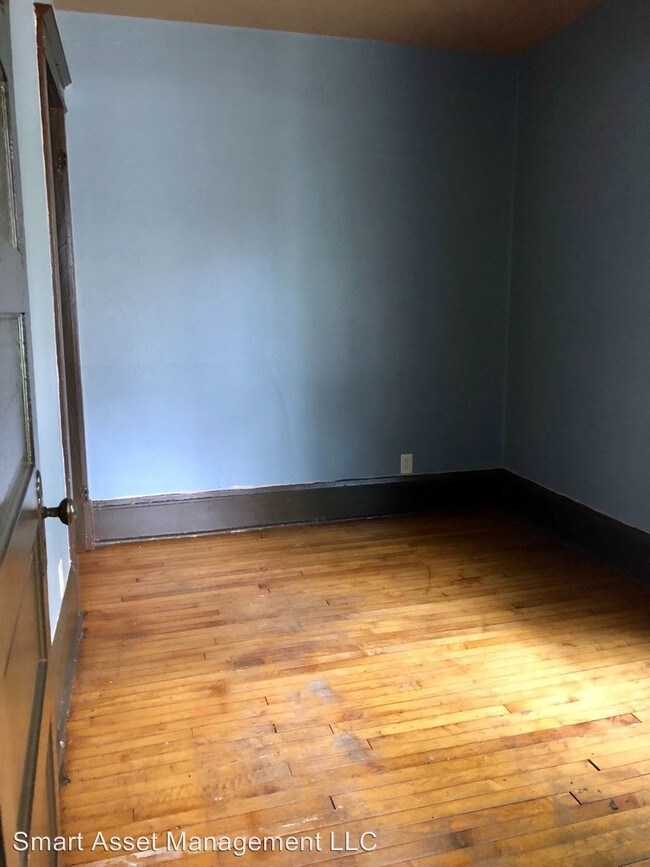 Building Photo - 1667 S 26th St