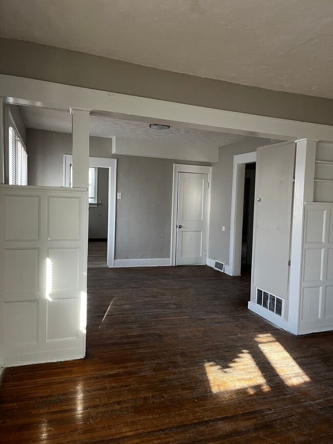 Building Photo - 1541 Whittier St