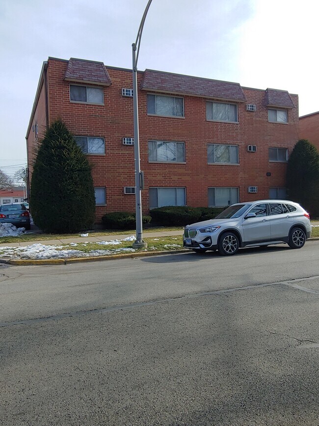 Foto del edificio - 32 Lathrop Ave