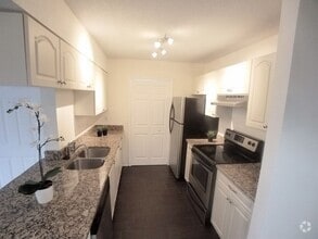 Building Photo - 2550 N Alafaya Trail