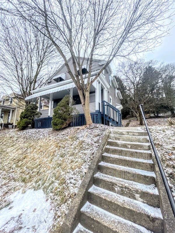 1215 Wade St, Aliquippa, PA 15001 House for Rent in Aliquippa, PA