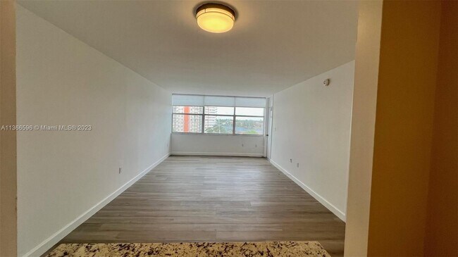 Building Photo - 1200 NE Miami Gardens Dr