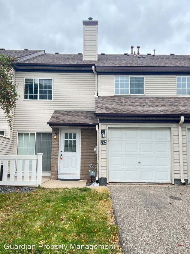 Primary Photo - 2 br, 1 bath House - 772 County Rd F West ...
