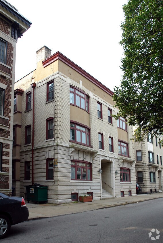Foto del edificio - 5736-5738 Kentucky Ave