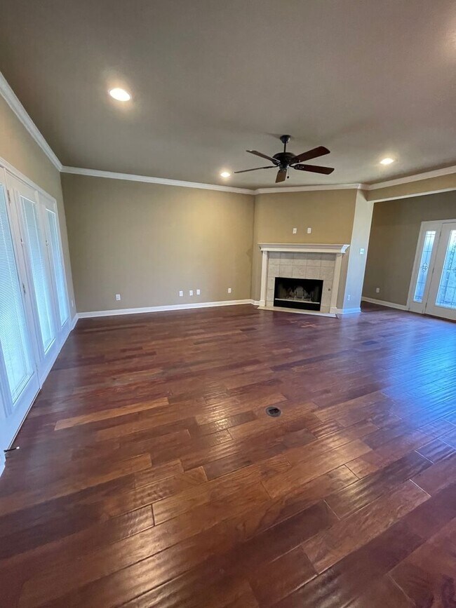 Foto del edificio - Beautiful 3 bedroom 2 1/2 bath Home Near r...
