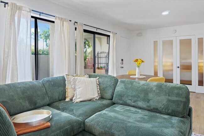 Building Photo - 353 N Hermosa Dr