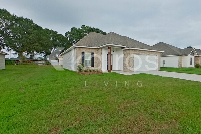 Building Photo - 109 Rainfall Ln