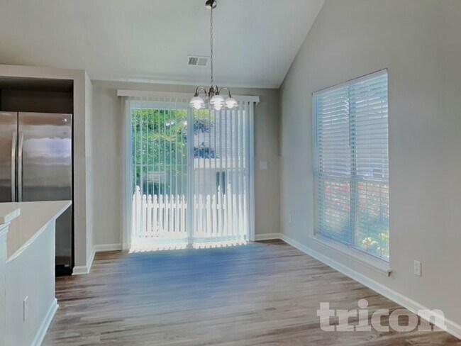 Foto del edificio - 3365 Prescott Pl NW
