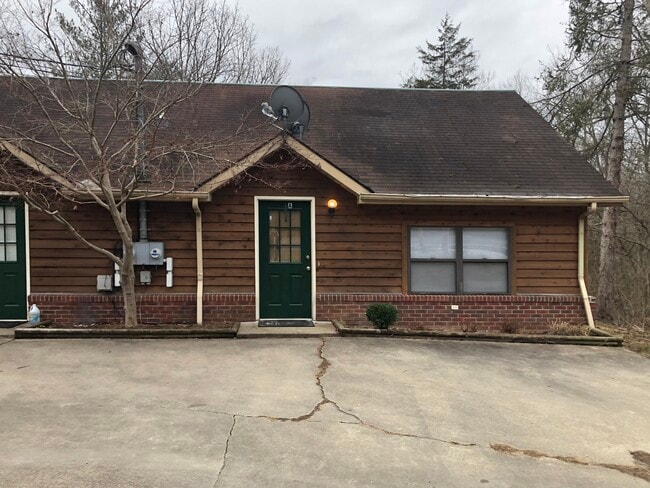 Unit A - 2201 Spring Valley Dr